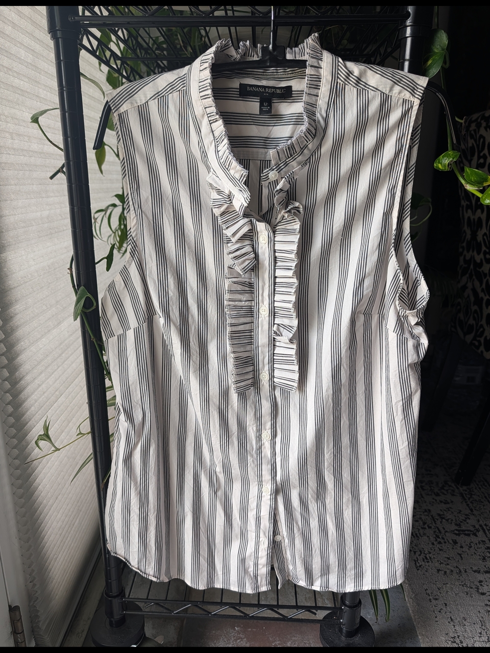 Banana Republic White & Black Striped Ruffle Button-Front Blouse SZ 12